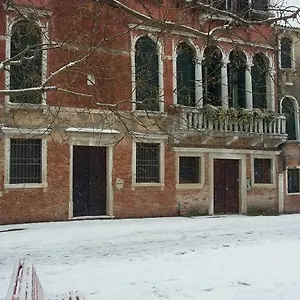 Ca Sardi , Venecia Italia